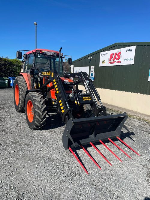 Kubota ME9000 Tractor front