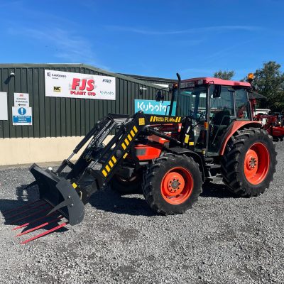 Kubota ME9000 Tractor